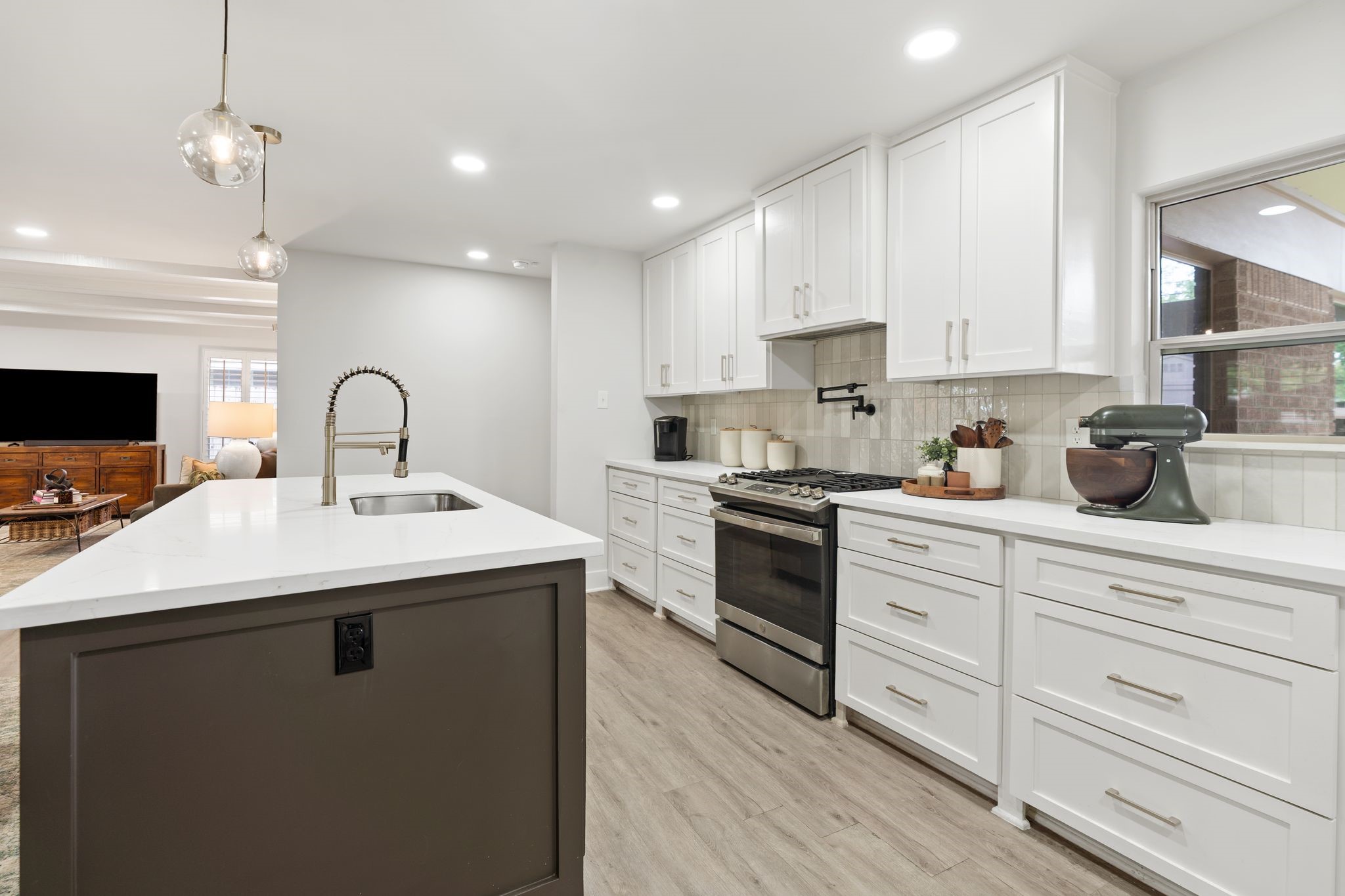 5113 West 43rd Street Houston, TX 77092 - Photo 9 of 30