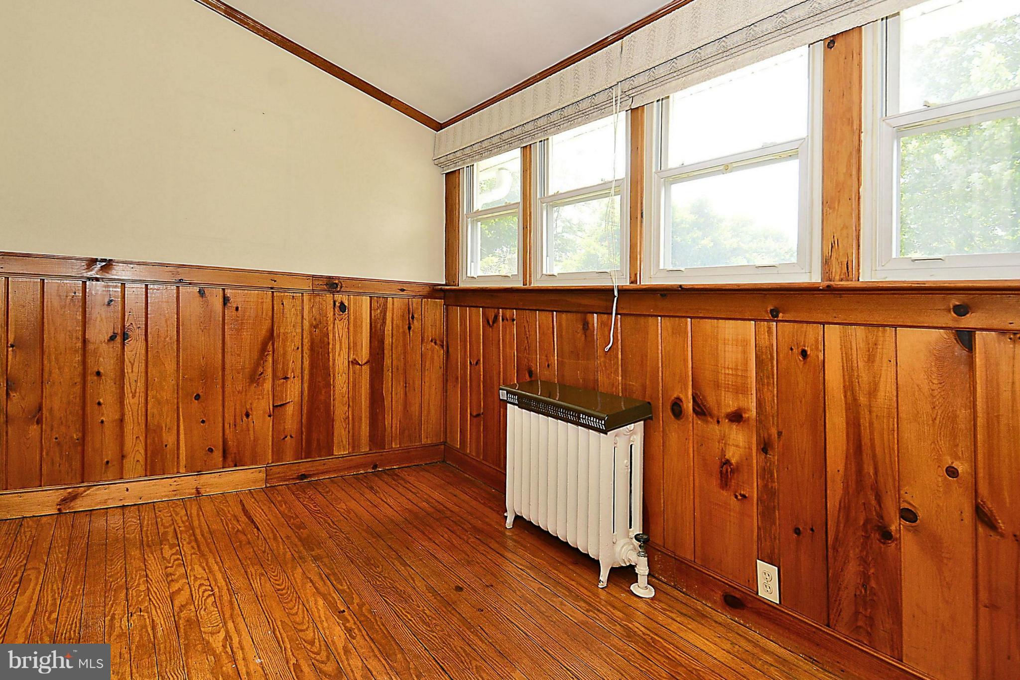 1922 Glen Ross Road Silver Spring, MD 20910 - Photo 10 of 30 ALSO A SEPARATE OFFICE AREA