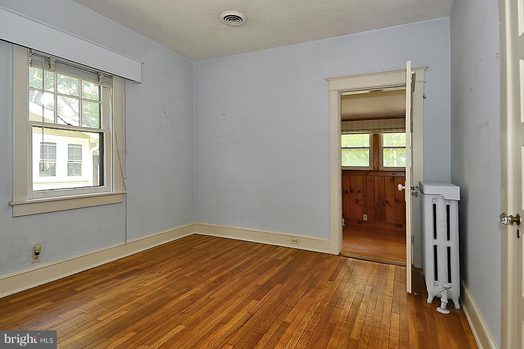 1922 Glen Ross Road Silver Spring, MD 20910 - Photo 13 of 30 Bedroom