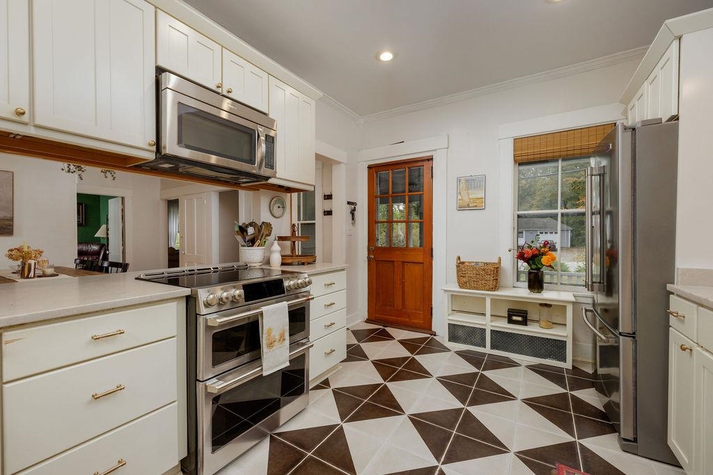 34 Seminary Hill Road Lebanon, NH 03784 - Photo 7 of 43