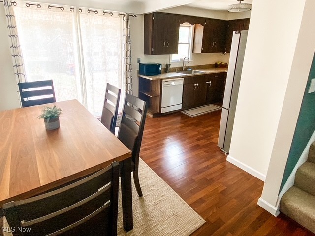 5384 Huron Road Cleveland, OH 44124 - Photo 4 of 20 Dining area