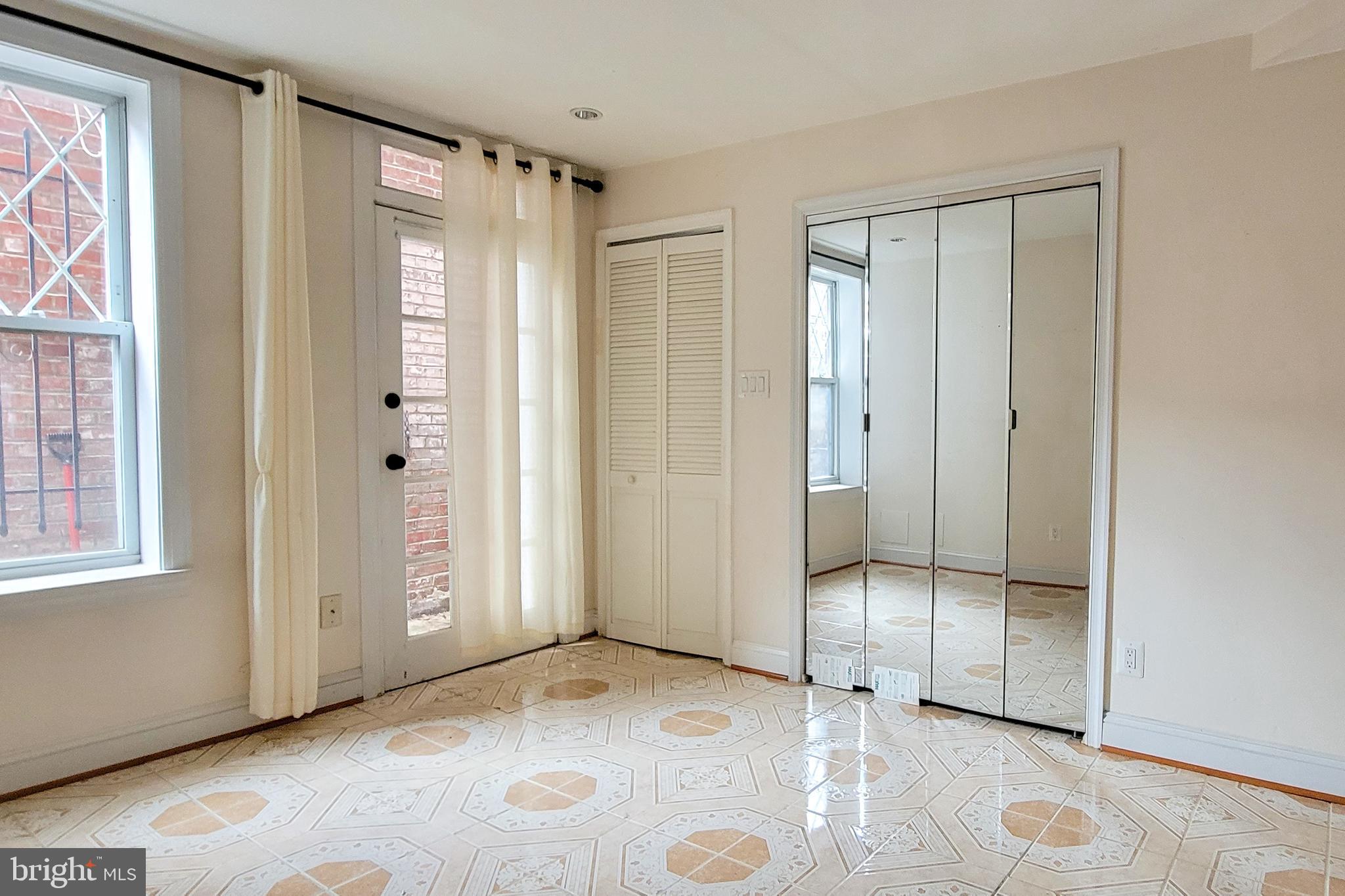 1636 19th Street Northwest, Unit DOWNSTAIRS Washington, DC 20009 - Photo 4 of 9