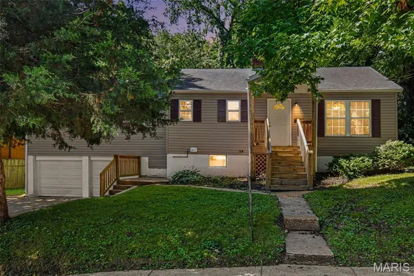 $279,900 | 824 North Forest Avenue, Webster Groves, MO 63119