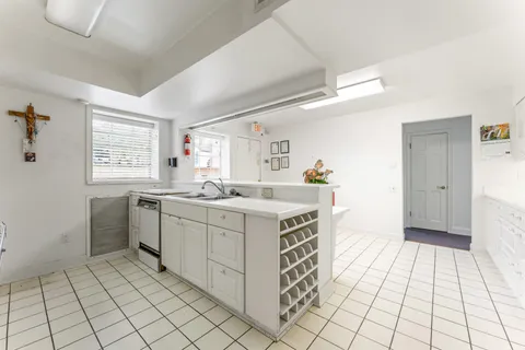 $1,250,000 | 5135 Edloe Street, Houston, TX 77005