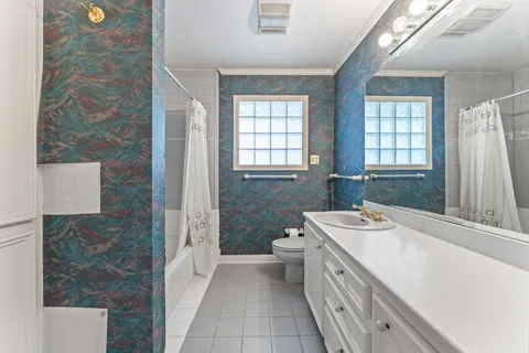 $1,250,000 | 5135 Edloe Street, Houston, TX 77005