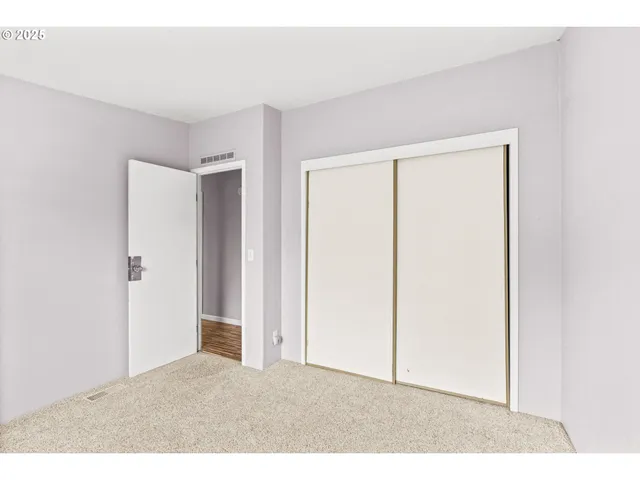 a view interior of a house and an empty room