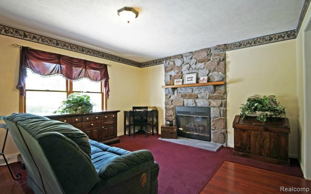 448 North Tipsico Lake Road Highland, MI 48357 - Photo 12 of 28 6-photo-web-1680x1050-232121.jpg