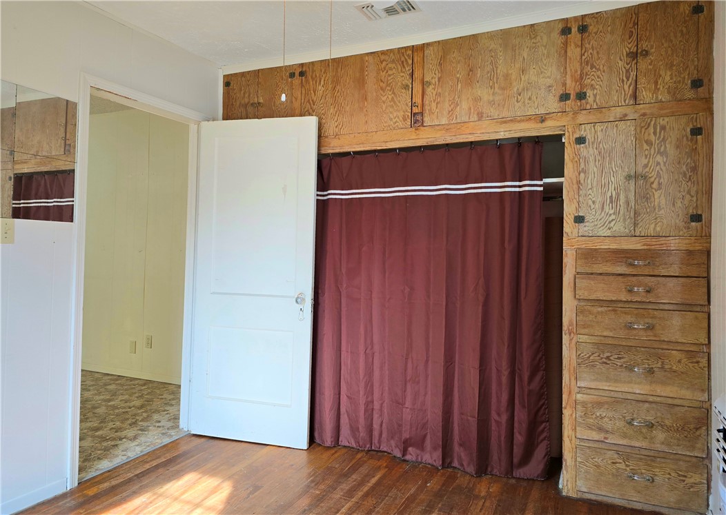 1105 East 5th Street Alice, TX 78332 - Photo 8 of 20 a view of closet area
