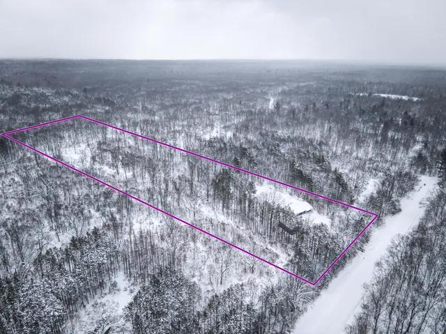 $370,000 | 1518 East Wilke Road, Rothbury, MI 49452