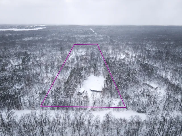 $370,000 | 1518 East Wilke Road, Rothbury, MI 49452