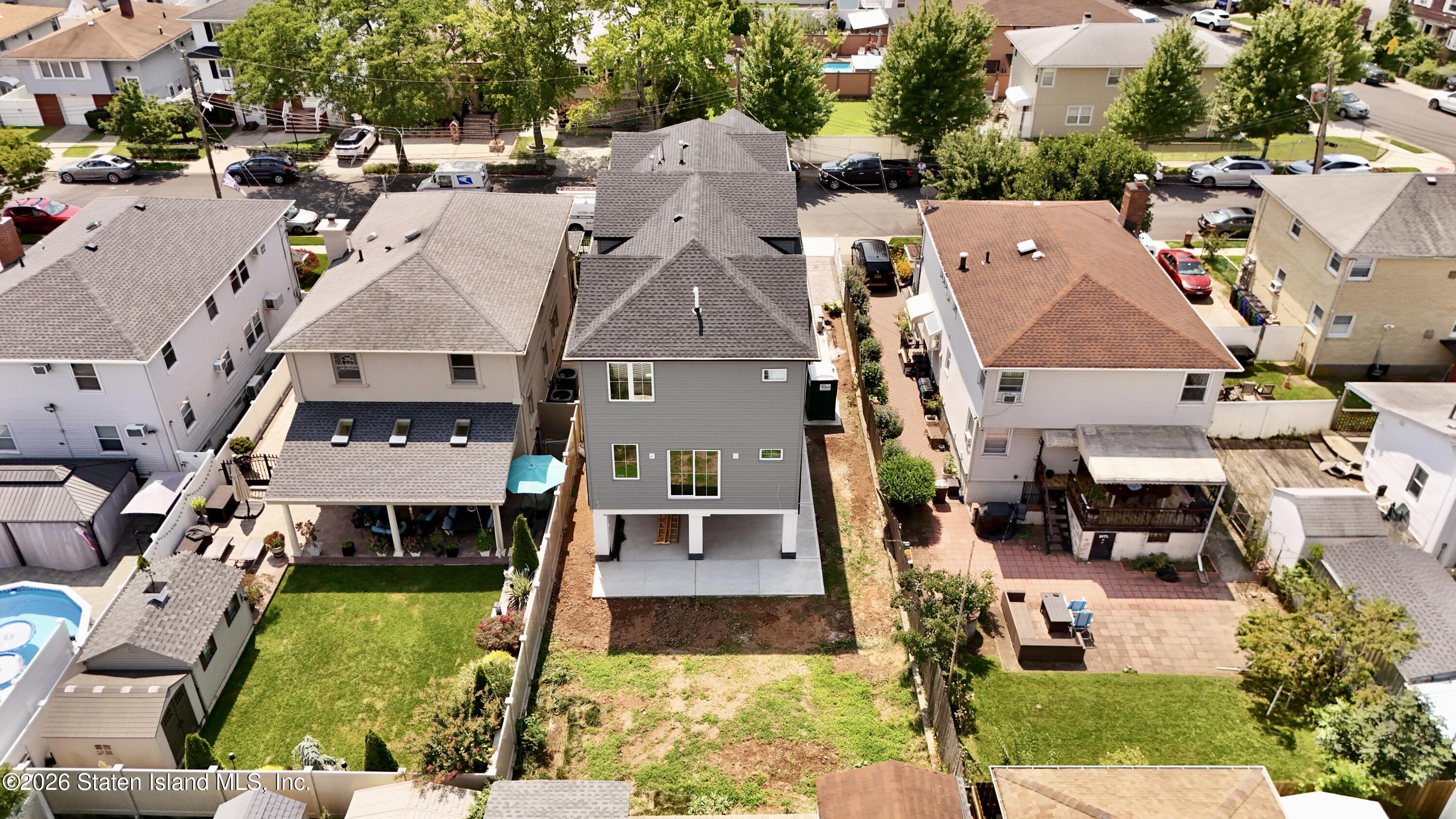 17 Ruth Place Staten Island, NY 10305 - Photo 8 of 54 dji_fly_20260810_133608_0285_17863832340