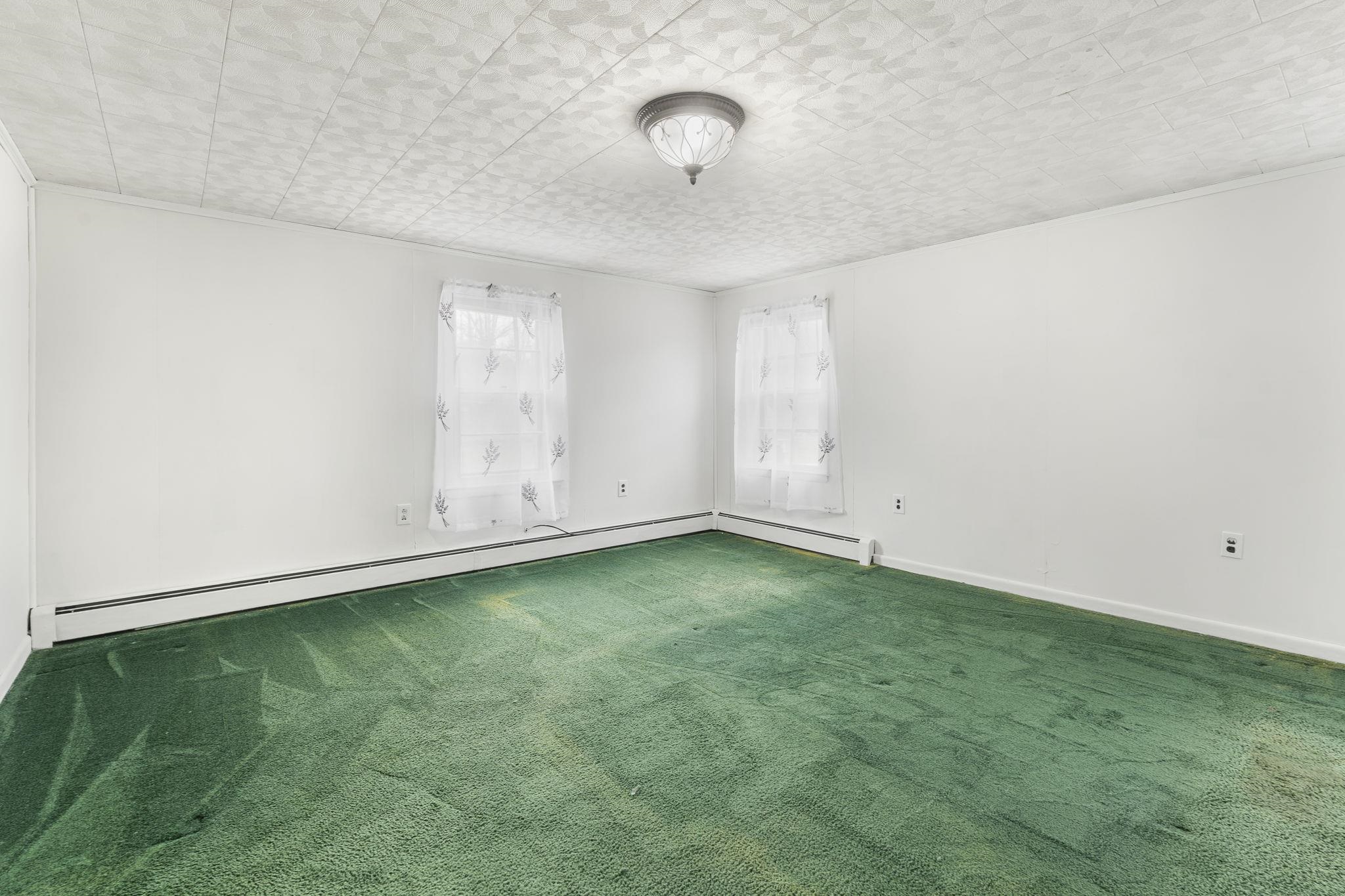 39 Rolfe Street Concord, NH 03303 - Photo 21 of 38