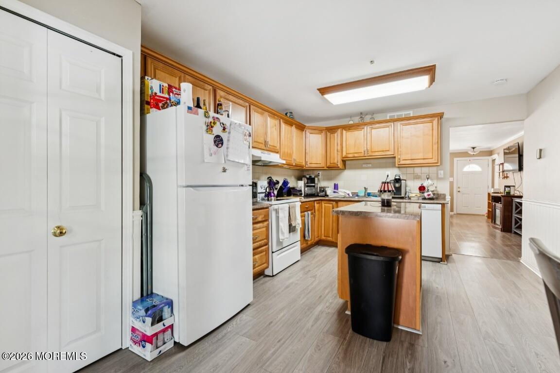 93 Halls Croft Road, Unit C Freehold, NJ 07728 - Photo 21 of 25 11