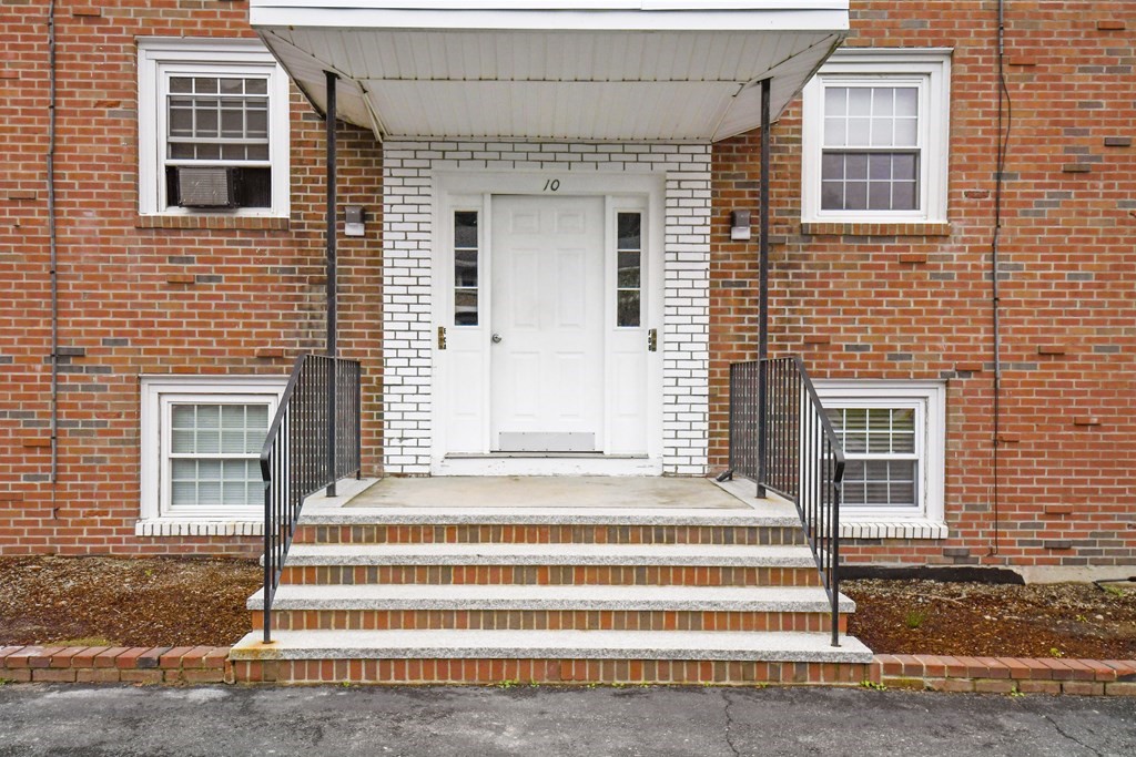 10 Austin Court, Unit D Saugus, MA 01906 - Photo 23 of 26