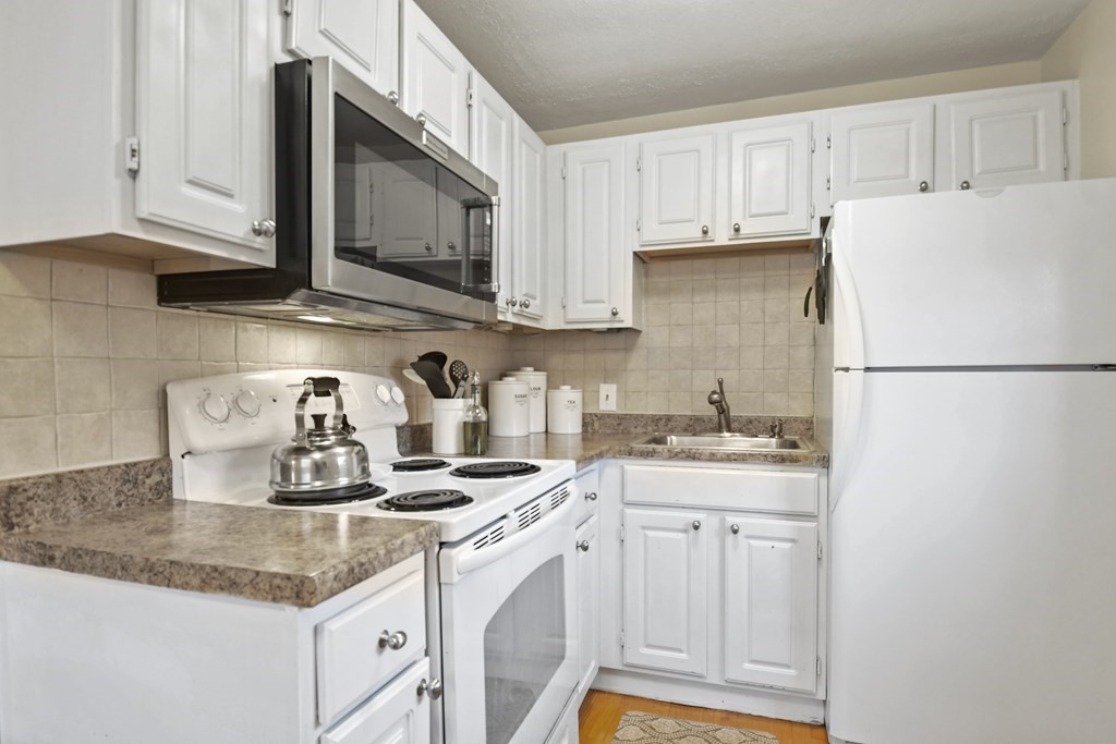 10 Austin Court, Unit D Saugus, MA 01906 - Photo 9 of 26