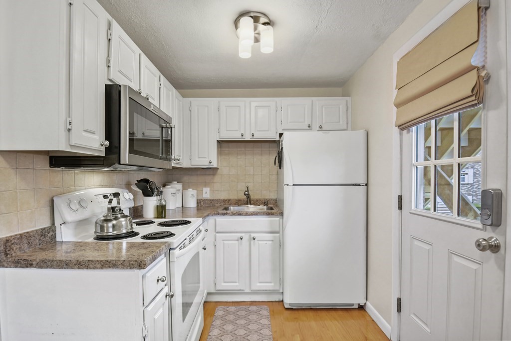 10 Austin Court, Unit D Saugus, MA 01906 - Photo 10 of 26