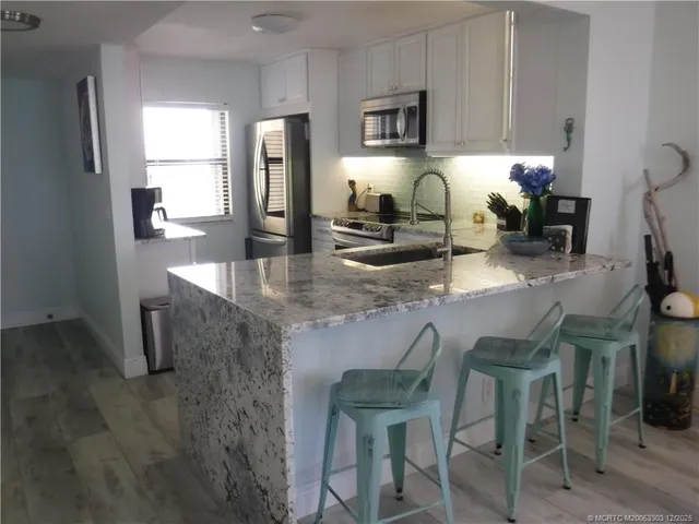 $579,900 | 7380 South Ocean Drive, Unit 517, Jensen Beach, FL 34957