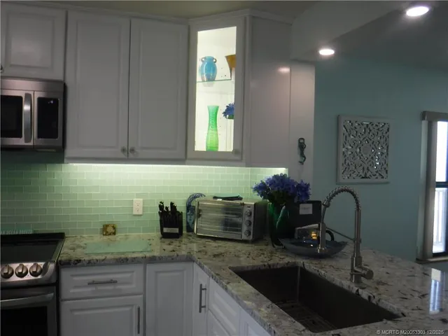 $579,900 | 7380 South Ocean Drive, Unit 517, Jensen Beach, FL 34957