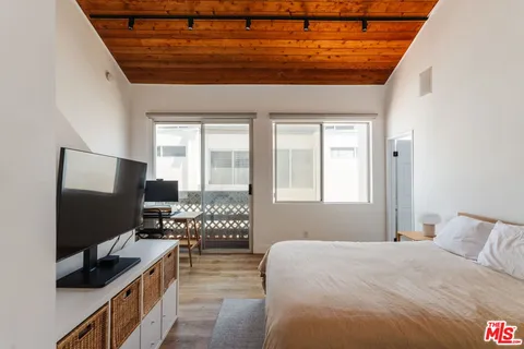 $1,799,000 | 913 Euclid Street, Unit 5, Santa Monica, CA 90403