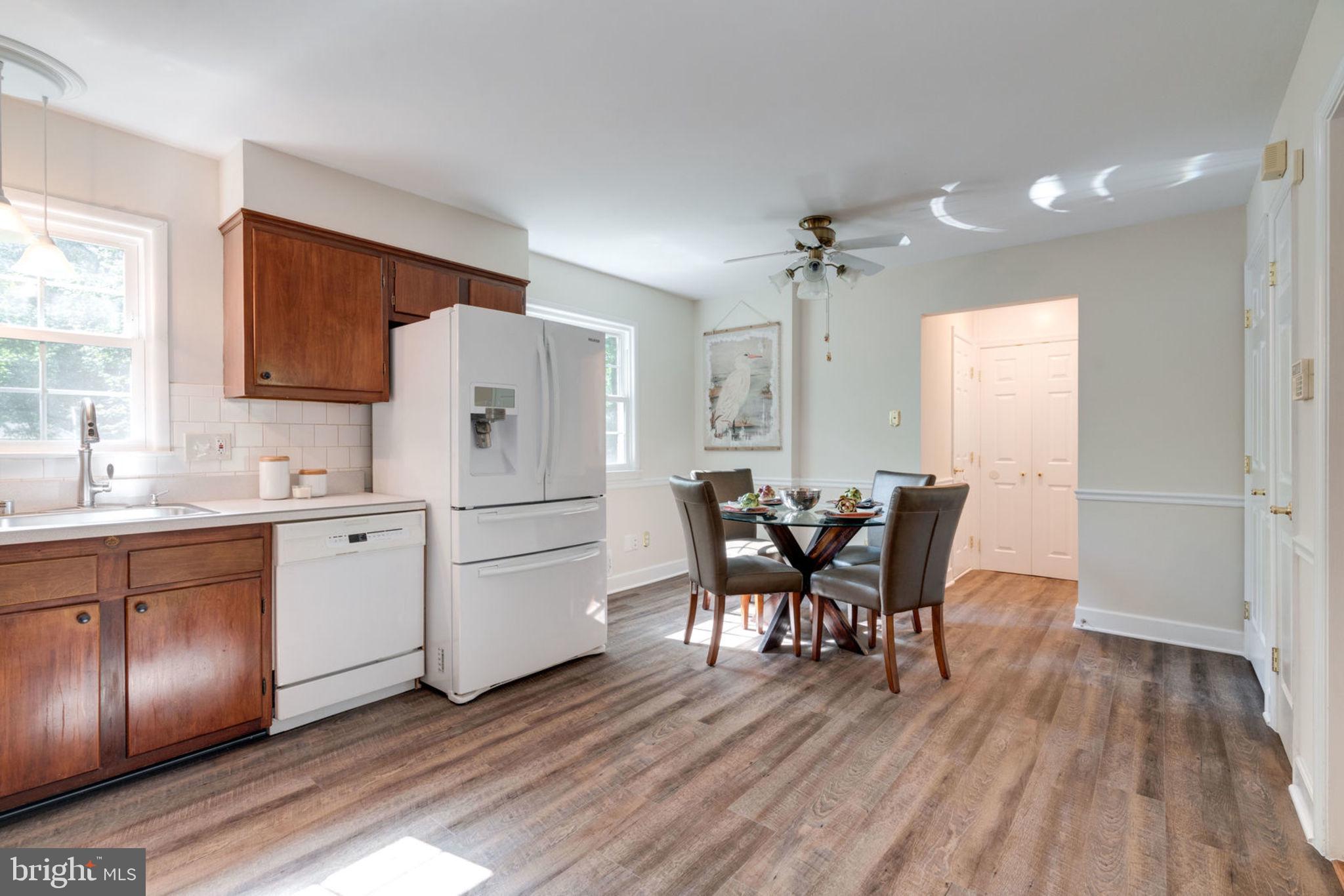 6407 Rivington Road Springfield, VA 22152 - Photo 12 of 41 Large Kitchen