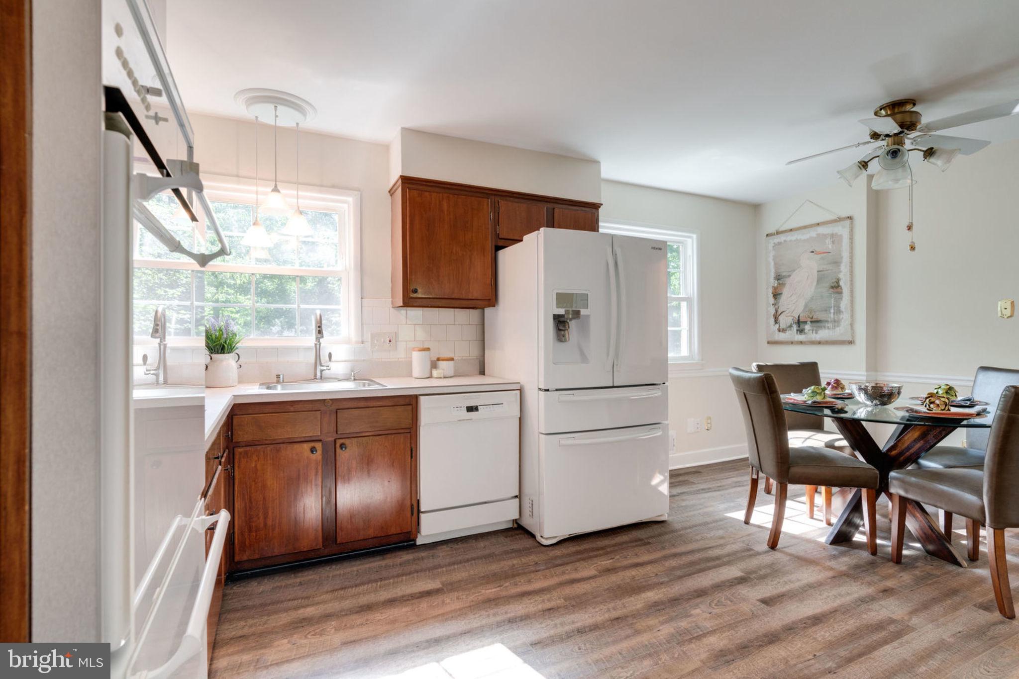 6407 Rivington Road Springfield, VA 22152 - Photo 13 of 41 Kitchen w/New Floors