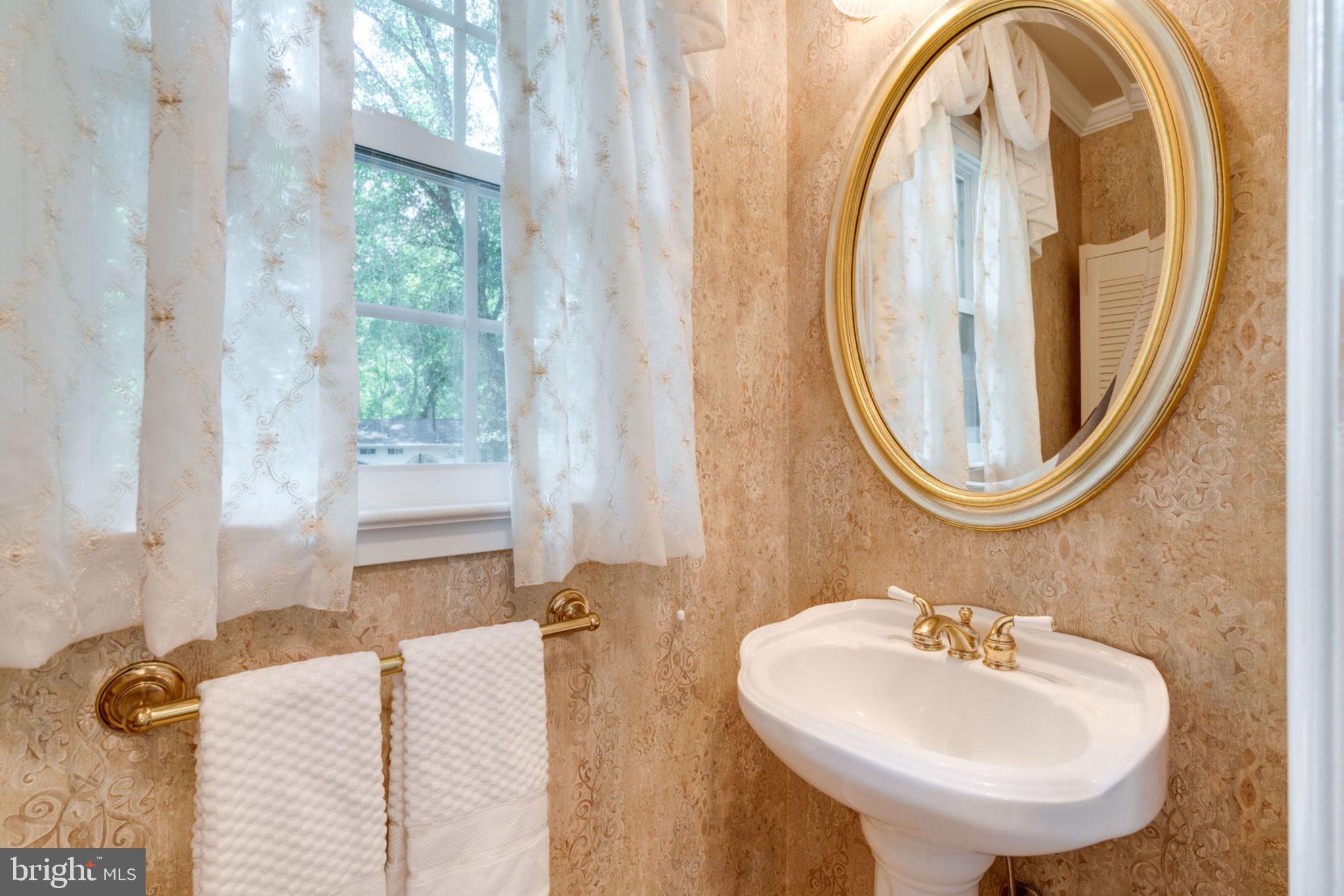 6407 Rivington Road Springfield, VA 22152 - Photo 16 of 41 Main Level Powder Bath