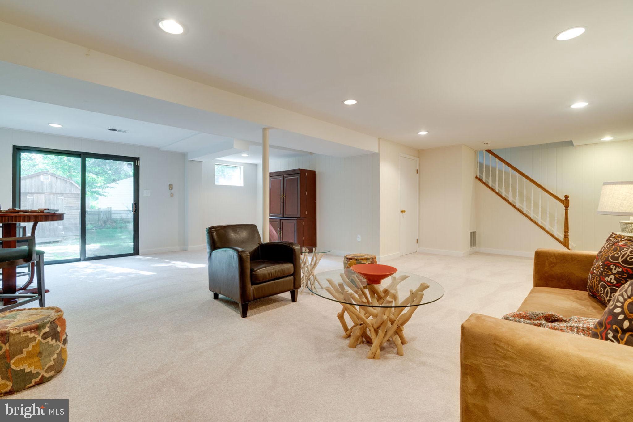 6407 Rivington Road Springfield, VA 22152 - Photo 28 of 41 Lots of Space