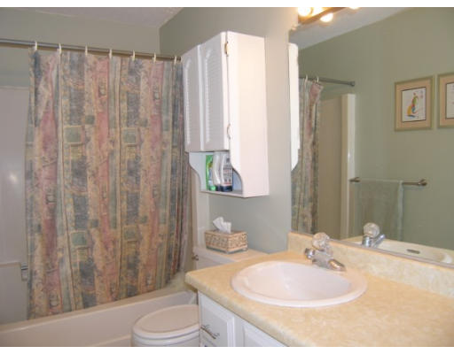 32 Apple Tree Hill Road, Unit 32 Hopkinton, MA 01748 - Photo 14 of 21 Gallery Image 14