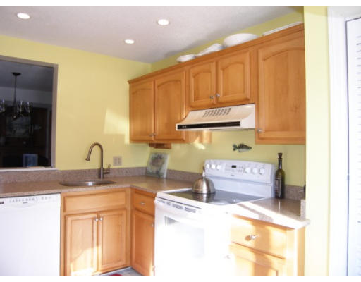 32 Apple Tree Hill Road, Unit 32 Hopkinton, MA 01748 - Photo 3 of 21 Gallery Image 3