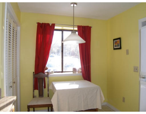32 Apple Tree Hill Road, Unit 32 Hopkinton, MA 01748 - Photo 4 of 21 Gallery Image 4