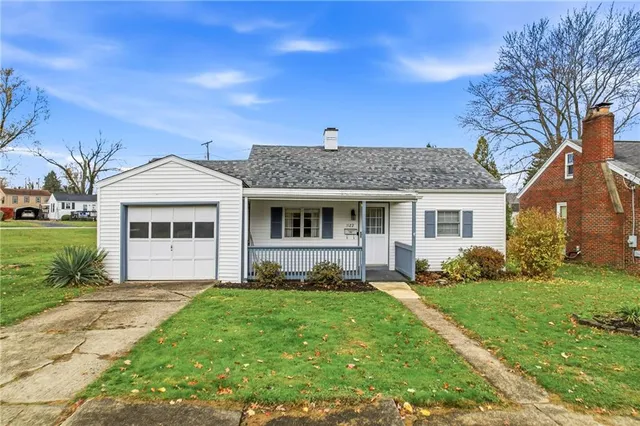 $79,900 | 1122 Memorial Boulevard, Sharon, PA 16146