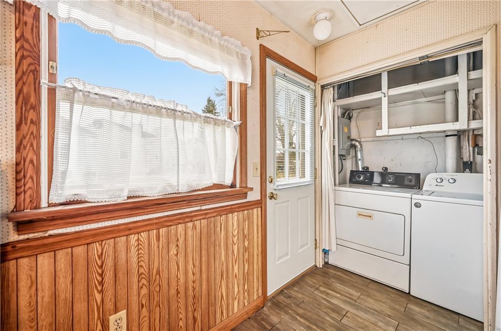 1122 Memorial Boulevard Sharon, PA 16146 - Photo 16 of 31 KITCHEN