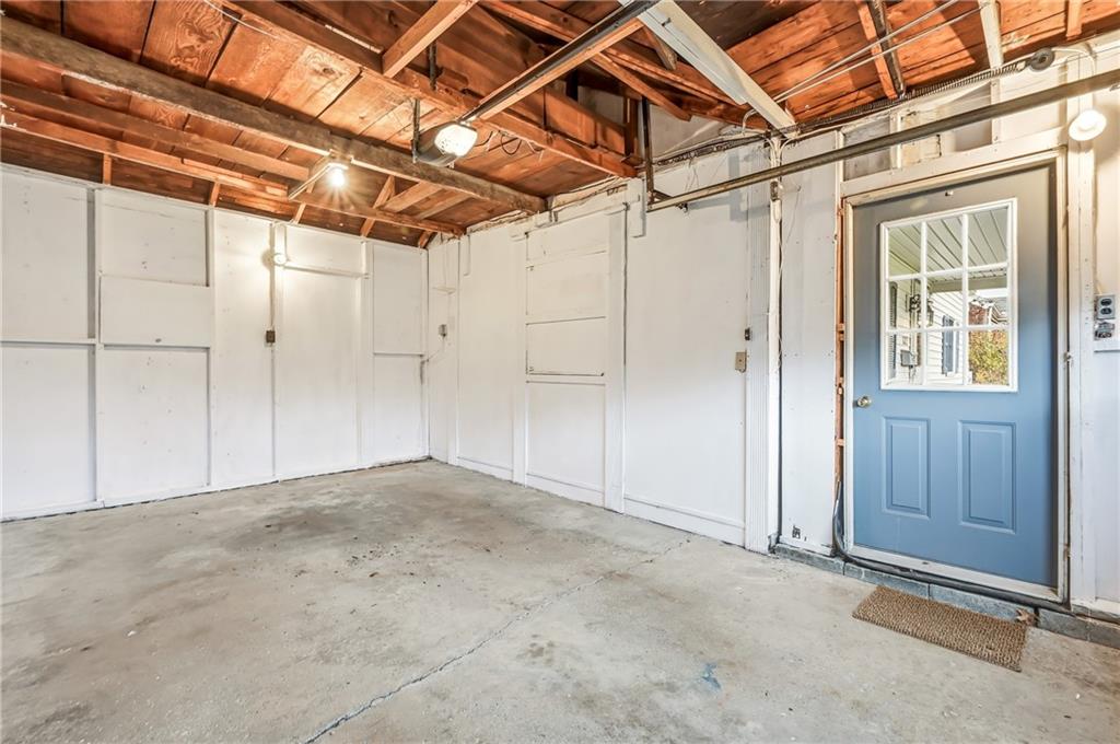 1122 Memorial Boulevard Sharon, PA 16146 - Photo 24 of 31 GARAGE INTERIOR