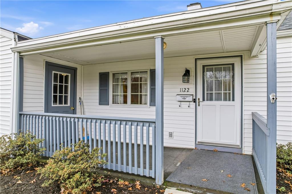 1122 Memorial Boulevard Sharon, PA 16146 - Photo 5 of 31 COVERED FRONT PORCH