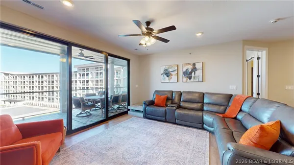 $750,000 | 1035 Topsider Lane, Unit 416, Osage Beach, MO 65065