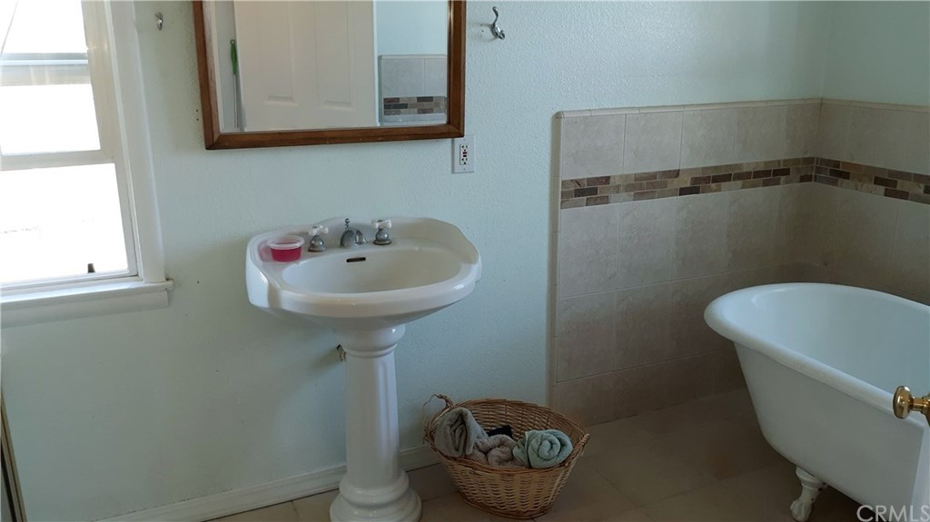 2272 Creston Road Paso Robles, CA 93446 - Photo 16 of 22