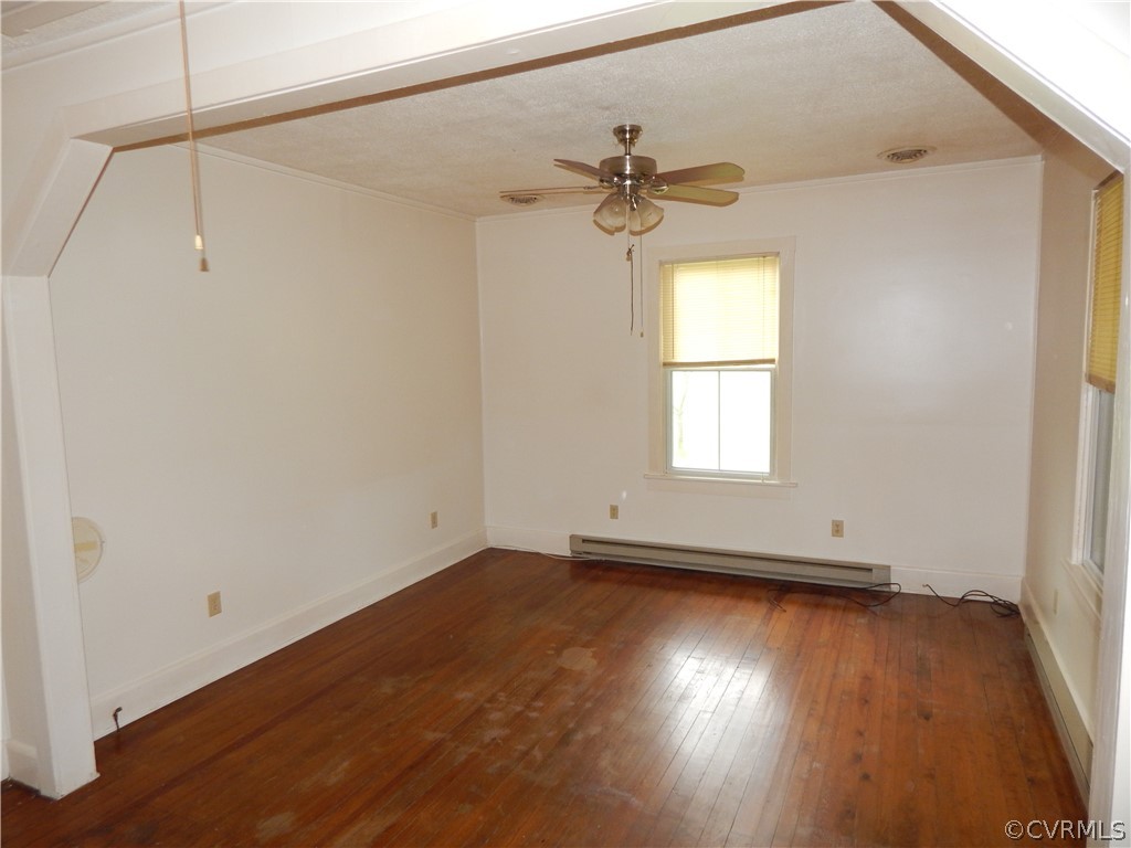 4200 Three Bridge Road Powhatan, VA 23139 - Photo 8 of 14 Living Room