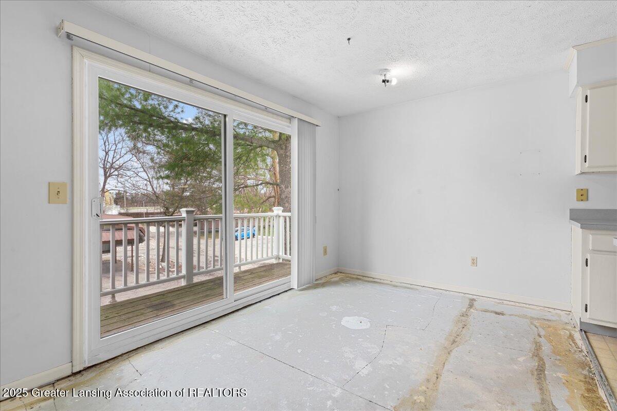 2044 Hamilton Road, Unit 201 Okemos, MI 48864 - Photo 9 of 25 14-Media Jett - 14