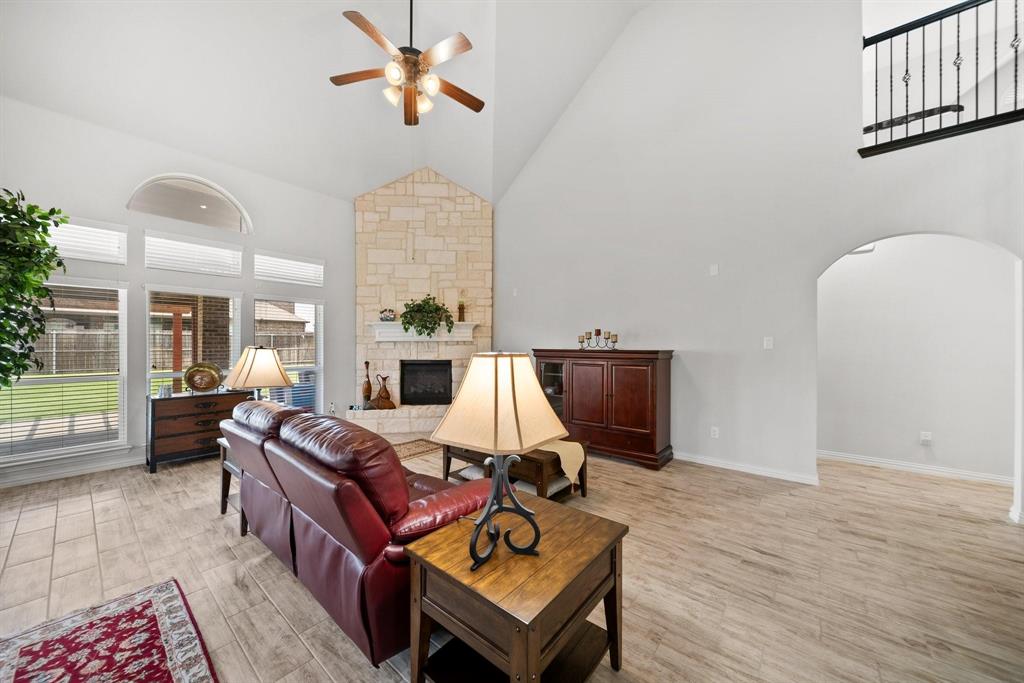 412 Bastrop Road Forney, TX 75126 - Photo 20 of 39 a living room with furniture