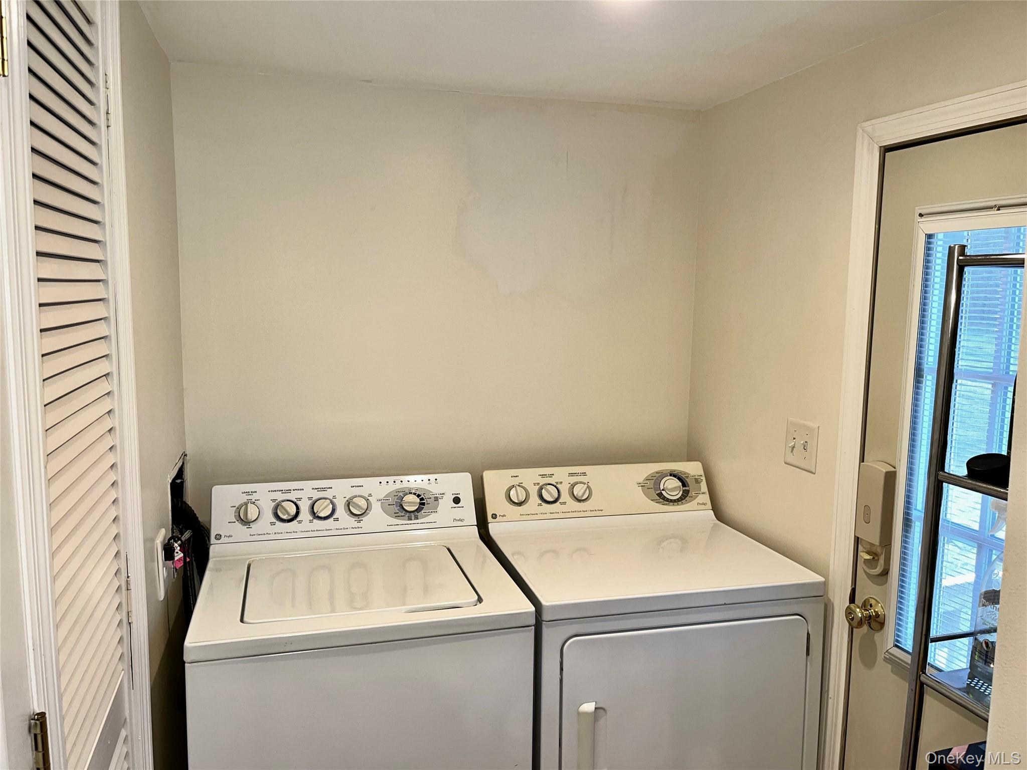 529 5th Avenue Middletown, NY 10941 - Photo 16 of 20 16 - Laundry room