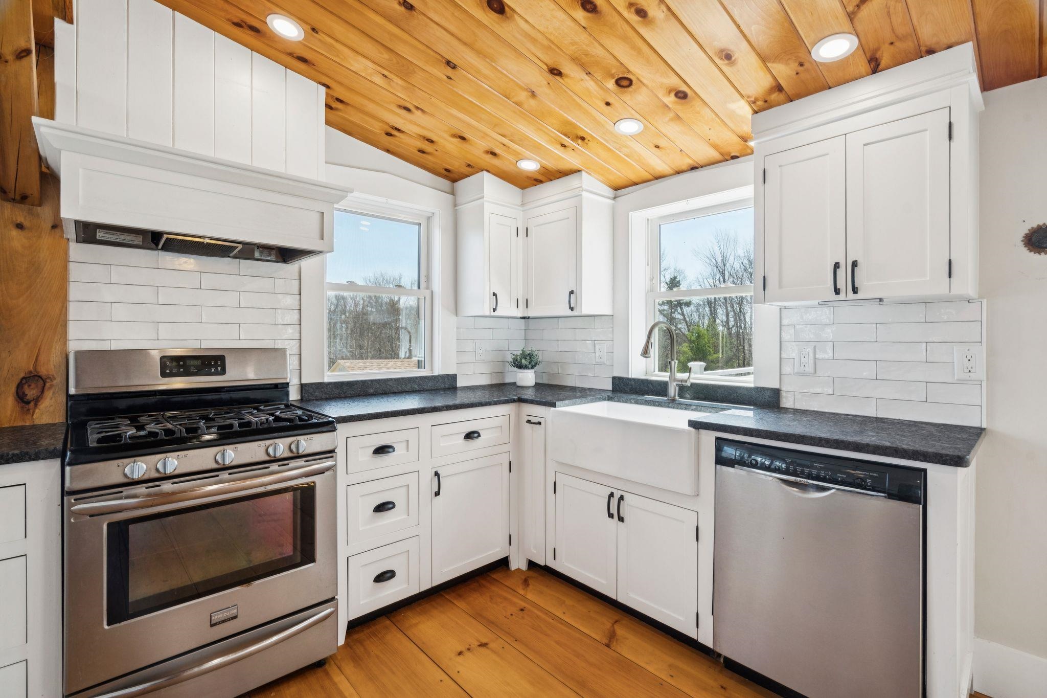 9 Rhododendron Road Fitzwilliam, NH 03447 - Photo 13 of 37