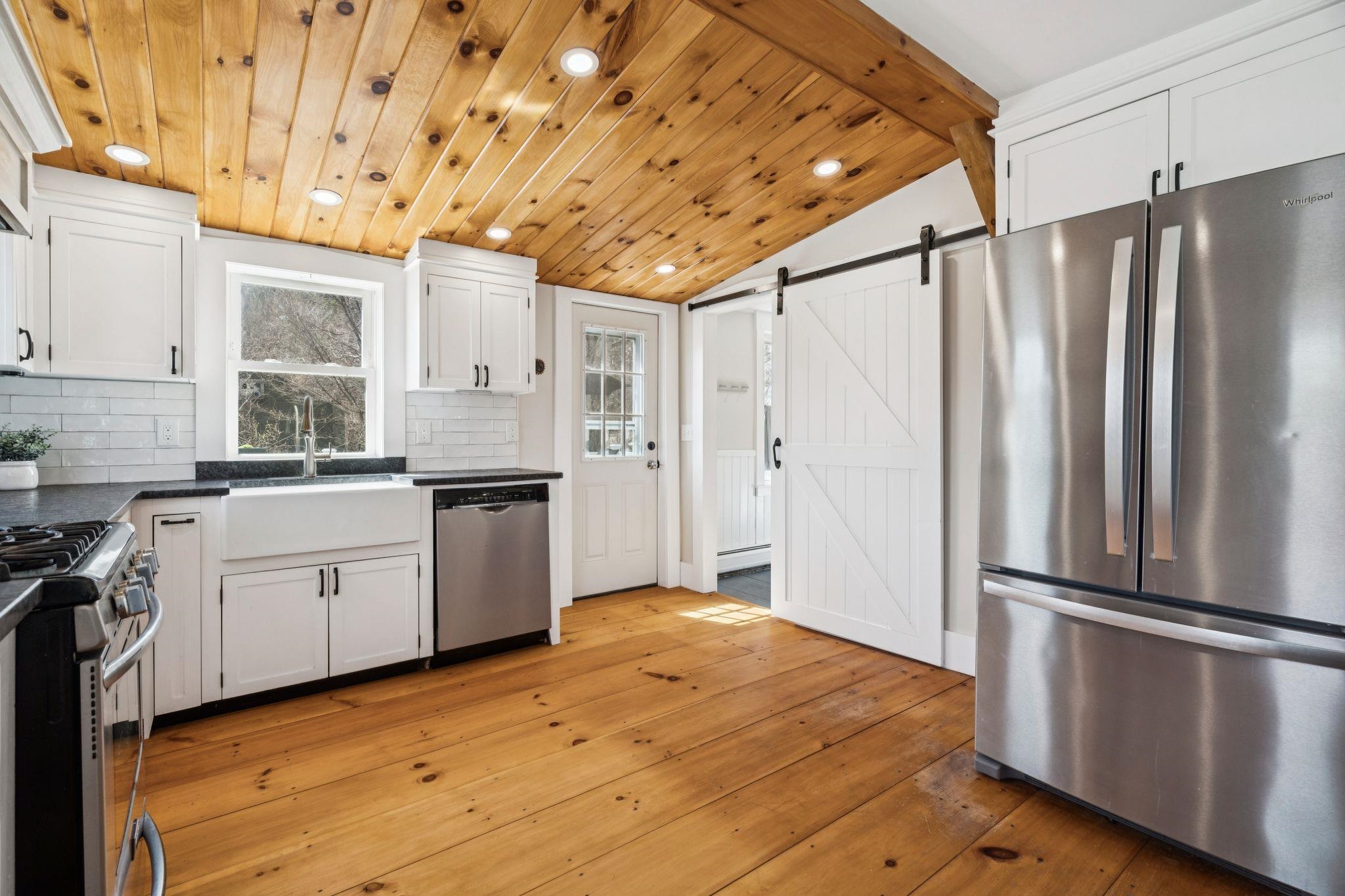 9 Rhododendron Road Fitzwilliam, NH 03447 - Photo 15 of 37