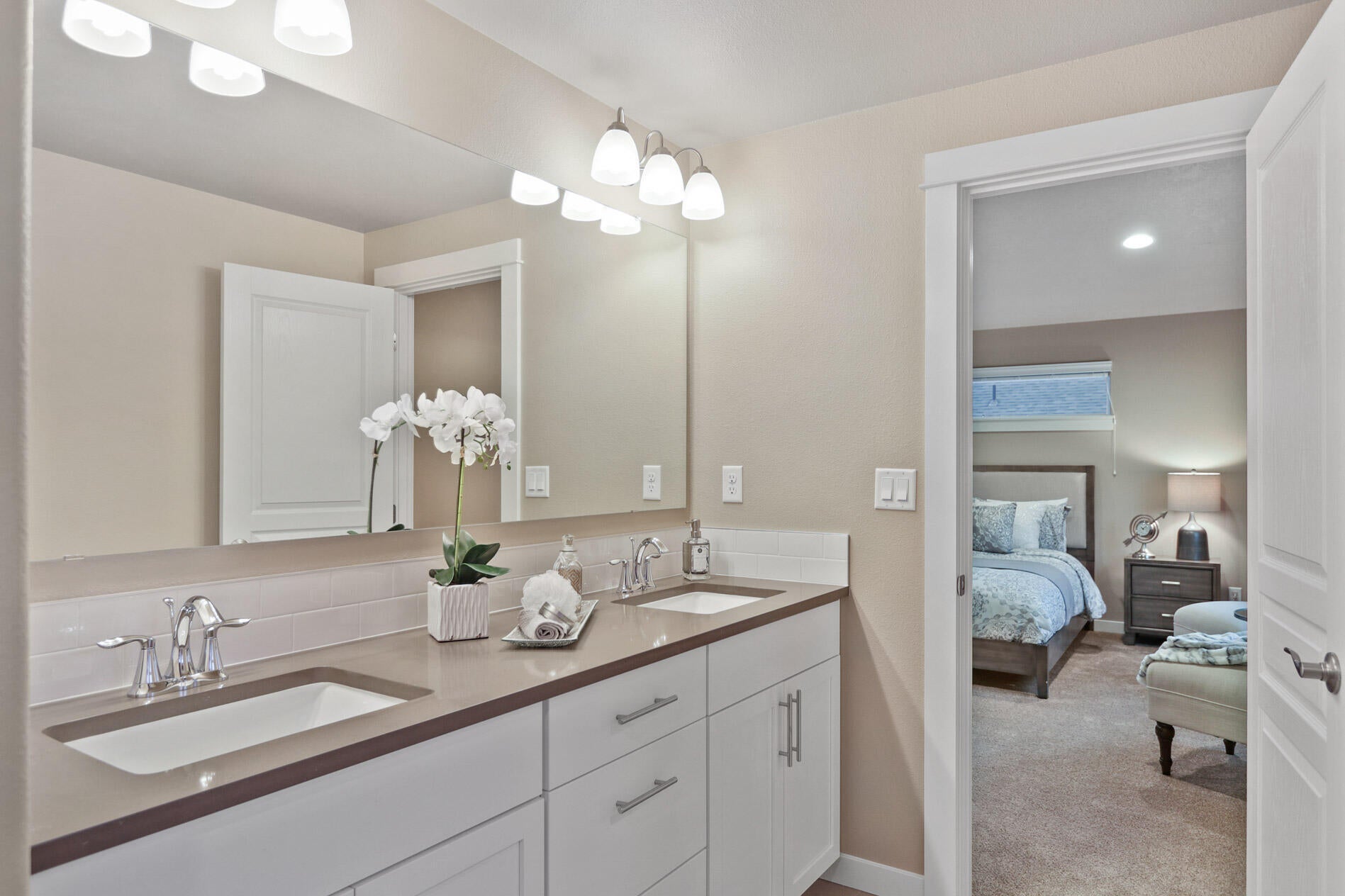 650 North Reed Street Sisters, OR 97759 - Photo 14 of 19 Talent - Master Bathroom 2