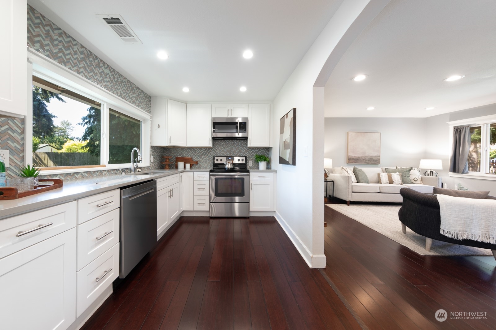 3715 Northeast 22nd Place Renton, WA 98056 - Photo 12 of 32 Gallery Image 12