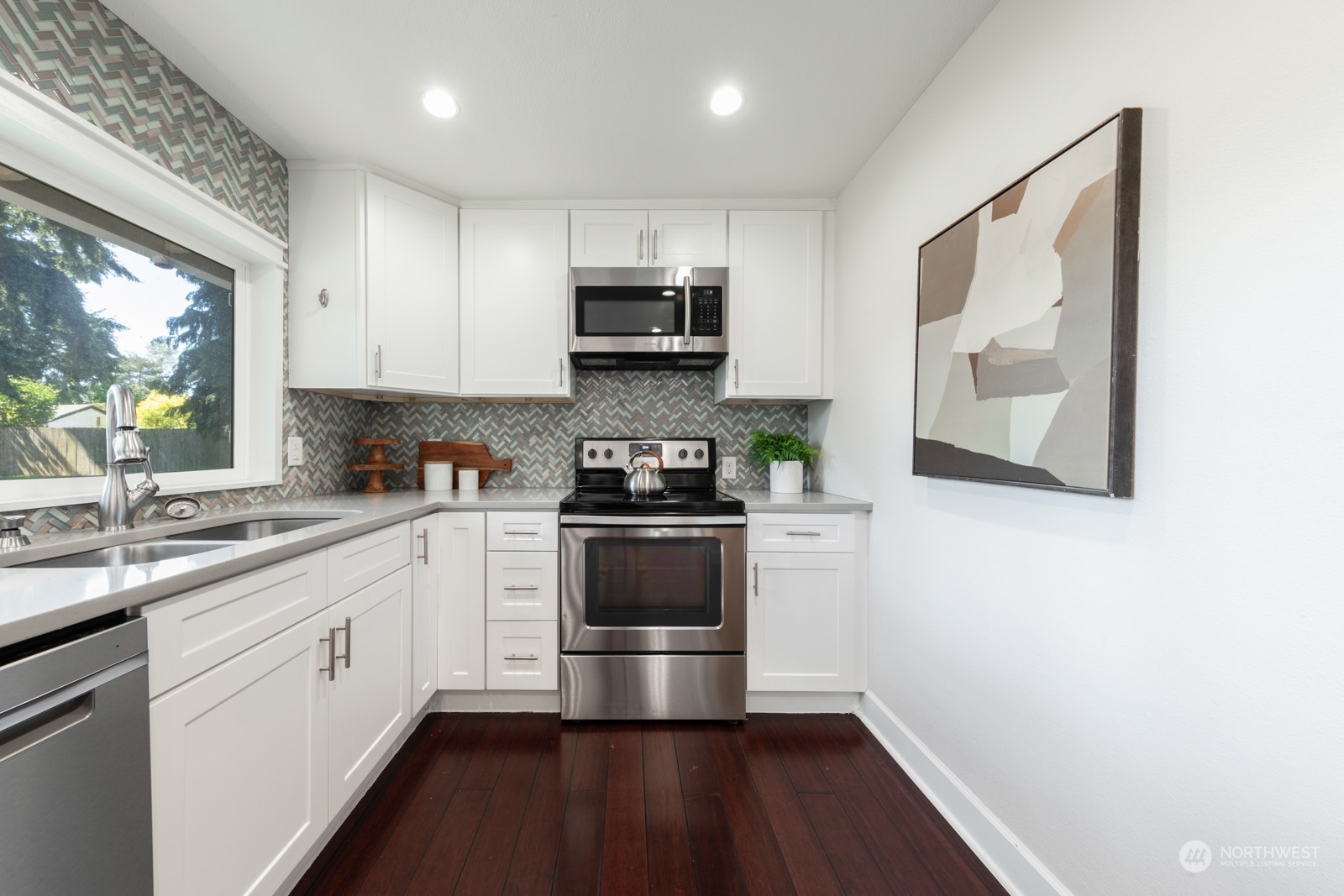 3715 Northeast 22nd Place Renton, WA 98056 - Photo 13 of 32 Gallery Image 13