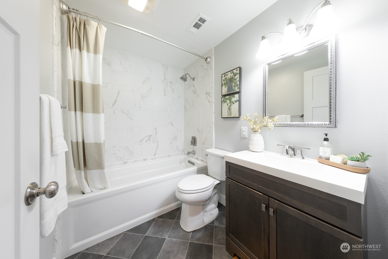 3715 Northeast 22nd Place Renton, WA 98056 - Photo 18 of 32 Gallery Image 18