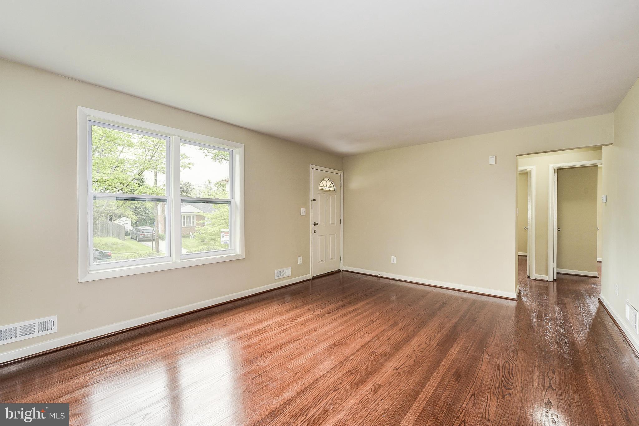 3517 Hargo Street Silver Spring, MD 20906 - Photo 4 of 26 Interior (General)
