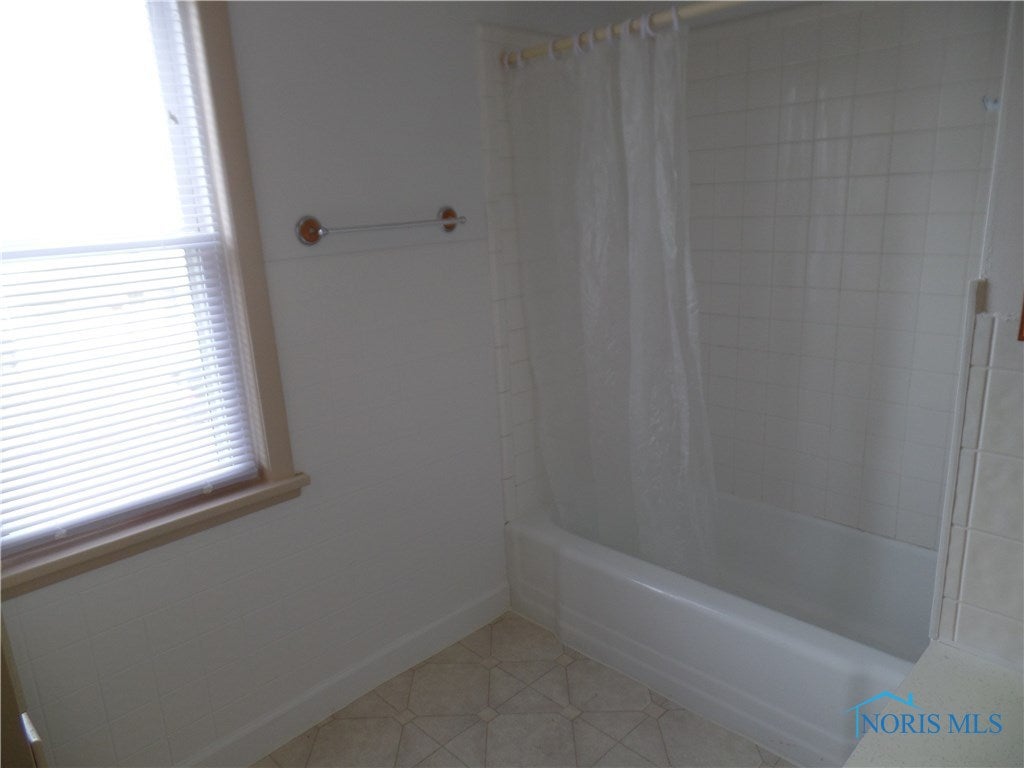 1729 Marlow Road Toledo, OH 43613 - Photo 15 of 25 Gallery Image 15
