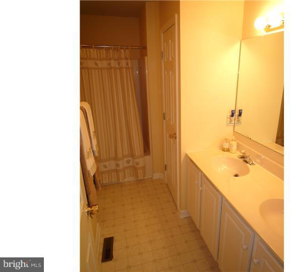 19 Montague Road Newark, DE 19713 - Photo 17 of 25 Bathroom
