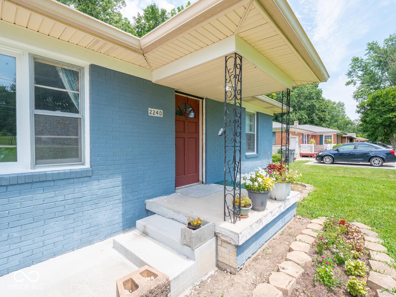 2240 East Thompson Road Indianapolis, IN 46227 - Photo 6 of 50 Gallery Image 6
